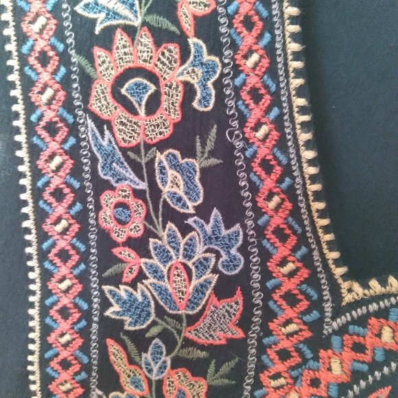 AE Long Sleeve Embroidered Boho Top - Picture 3 of 6